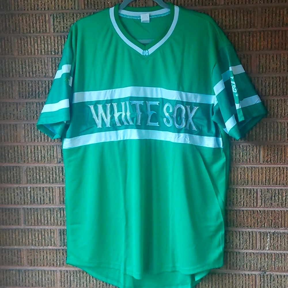 Brand New Chicago White Sox "Halfway to St. Pats Day" jersey Sz XL